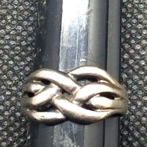 Sterling silver celtic know ring